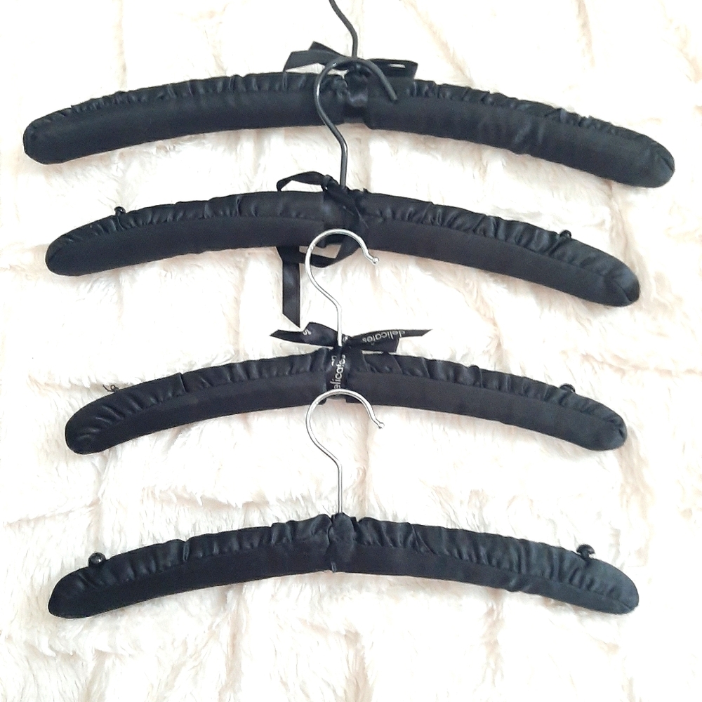 Set of 4 Padded Hangers